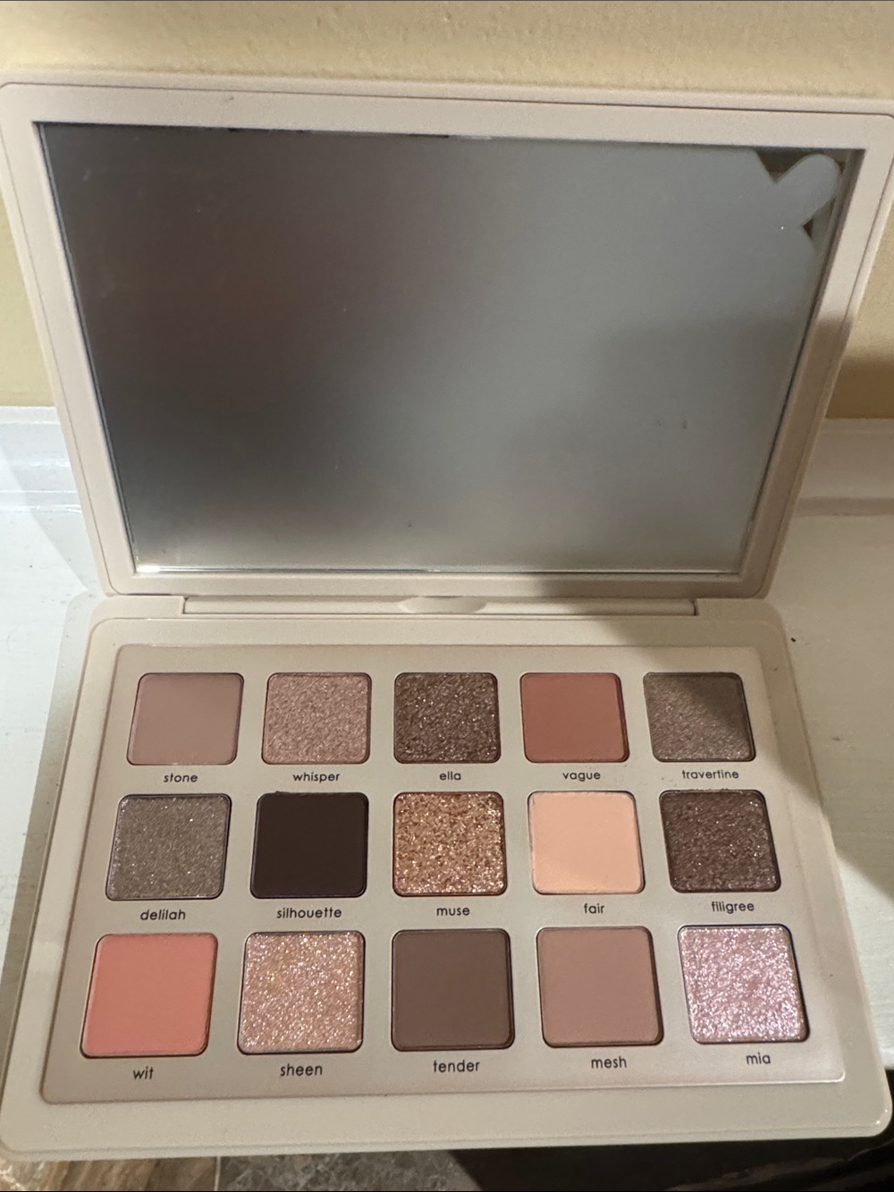 Natasha Denona I Need A Nude Palette - Soft Nude Packaging - Picture 2 of 4